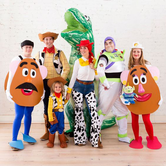 15+ Awesome Group Halloween Costume Ideas To Rock This Season
