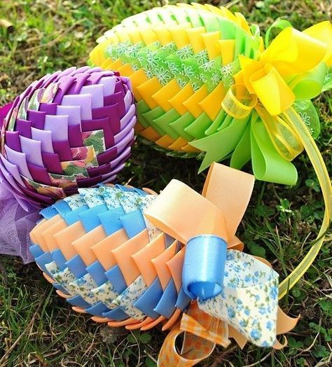 30+ Creative DIY Easter Crafts for Kids DIY quilted artichoke eggs momooze.com online magazine for moms