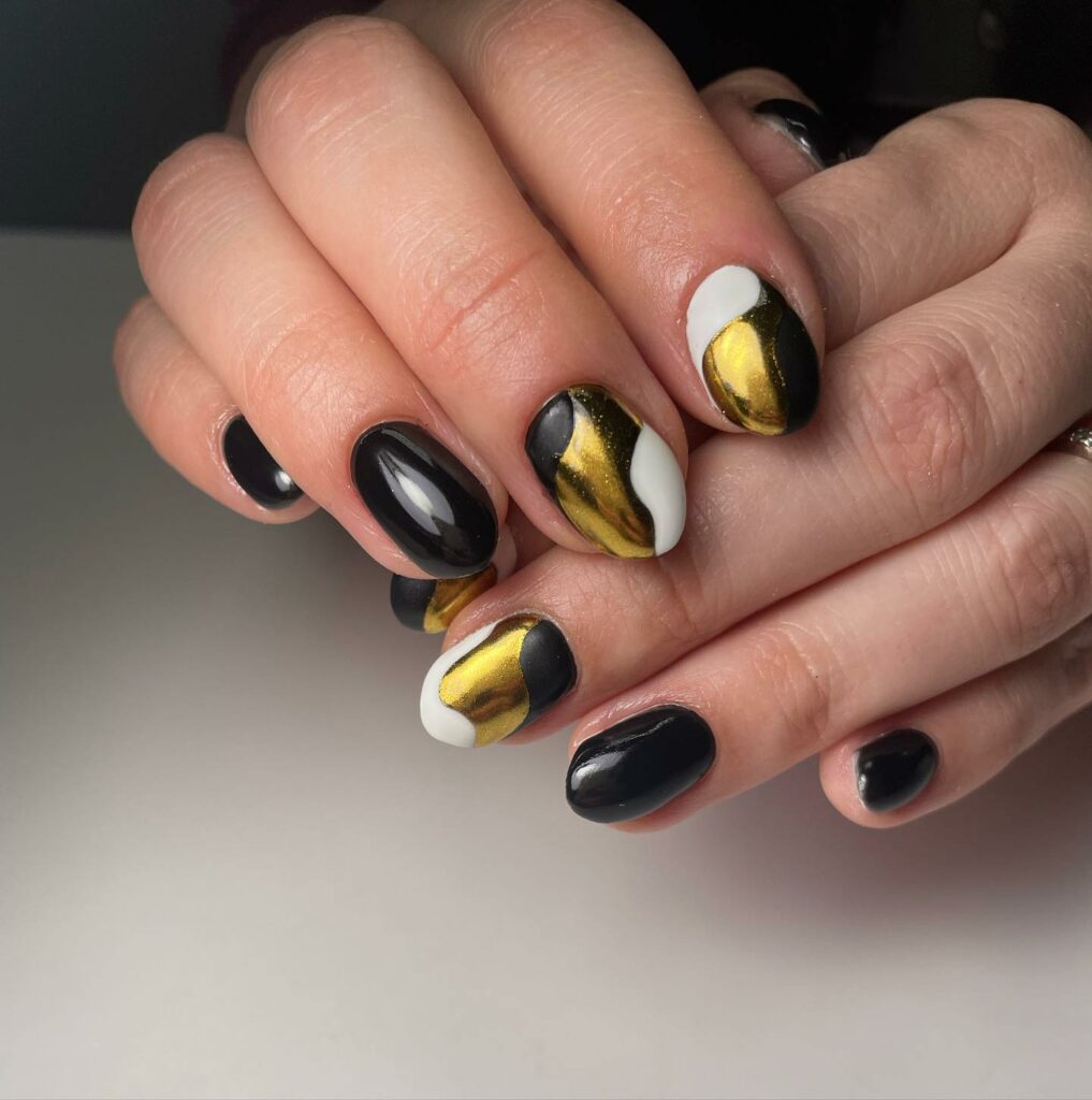Black and Gold Nail Designs