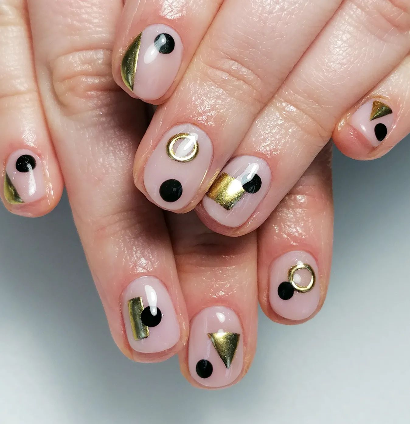 black and gold nail designs
