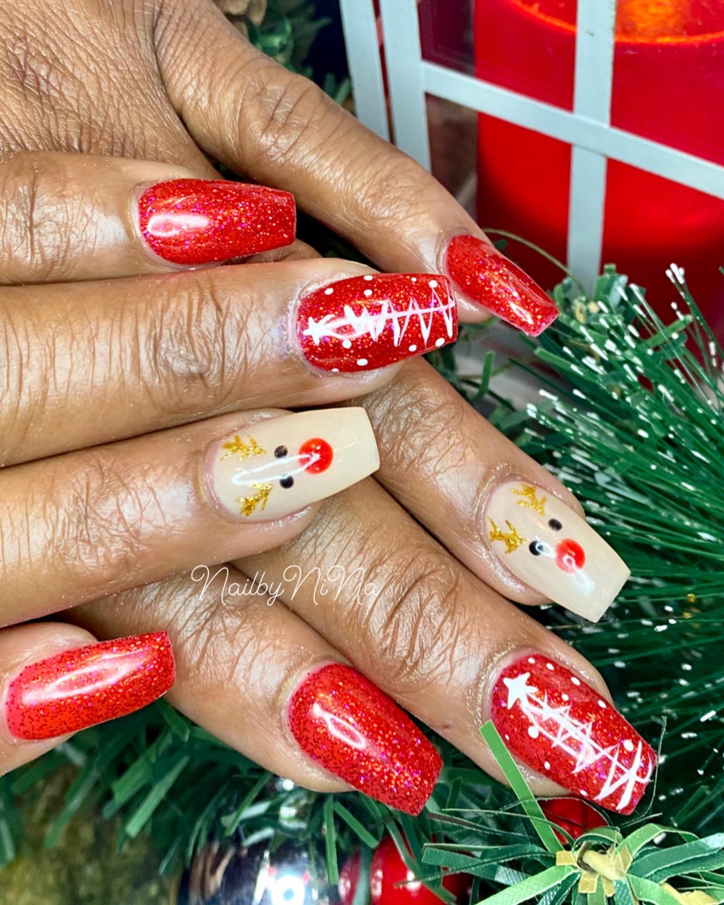 90+ Christmas Nail Art Designs Which Are perfect for the Holiday Season -  Hike n Dip