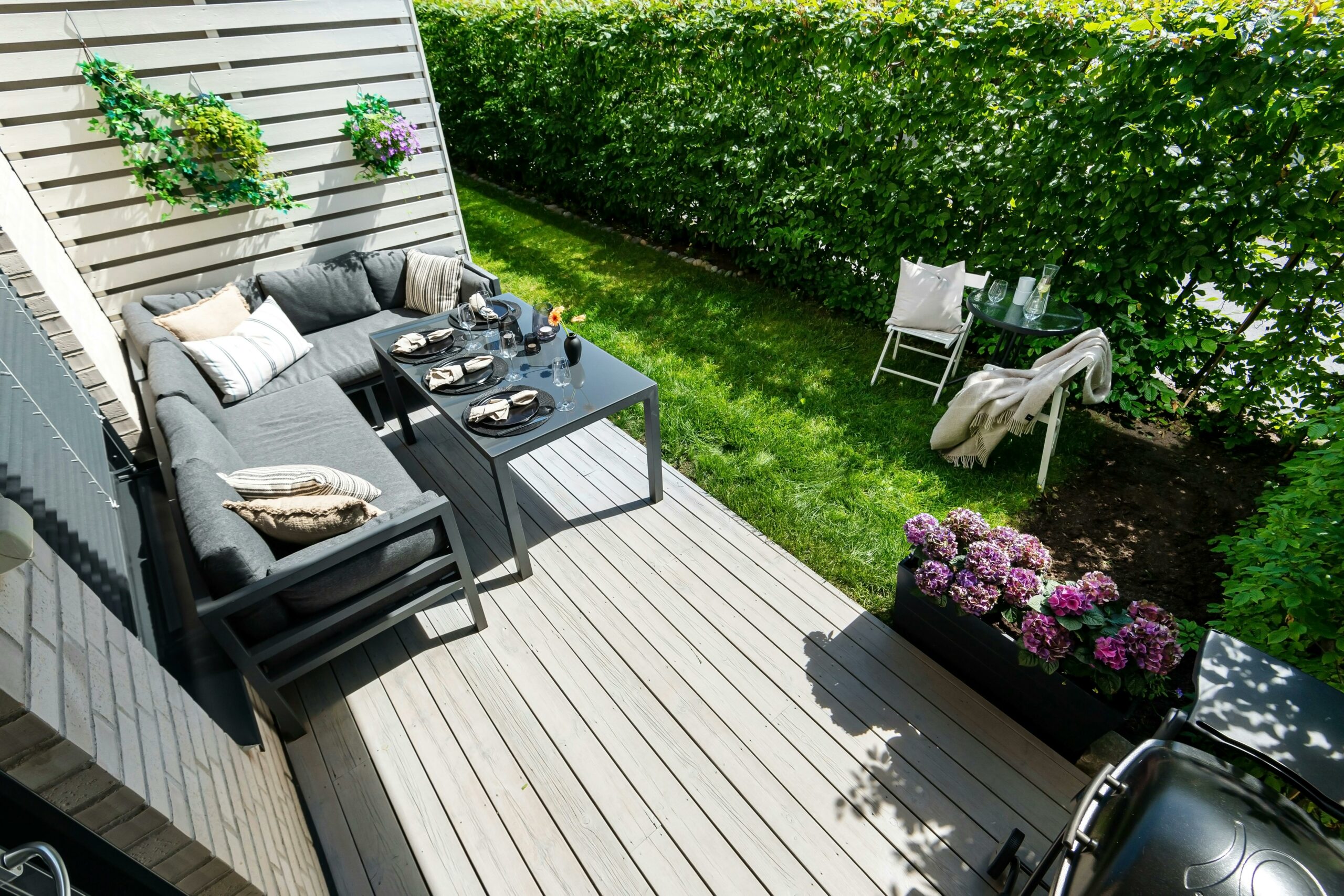How to Choose the Right Patio Furniture for Maximum Protection