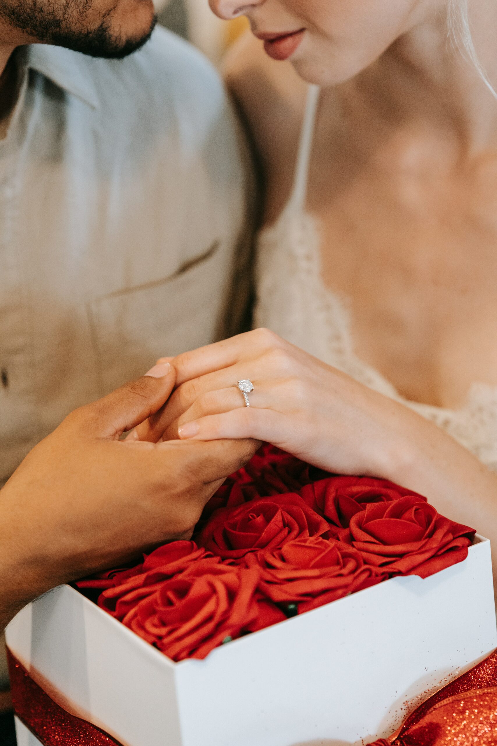 How to Find the Perfect Engagement Ring to Match Your Wedding Vision