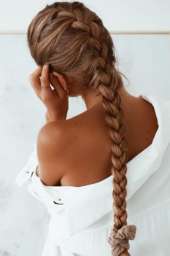 Practical and Stylish Hairstyles for Thick Hair 32
