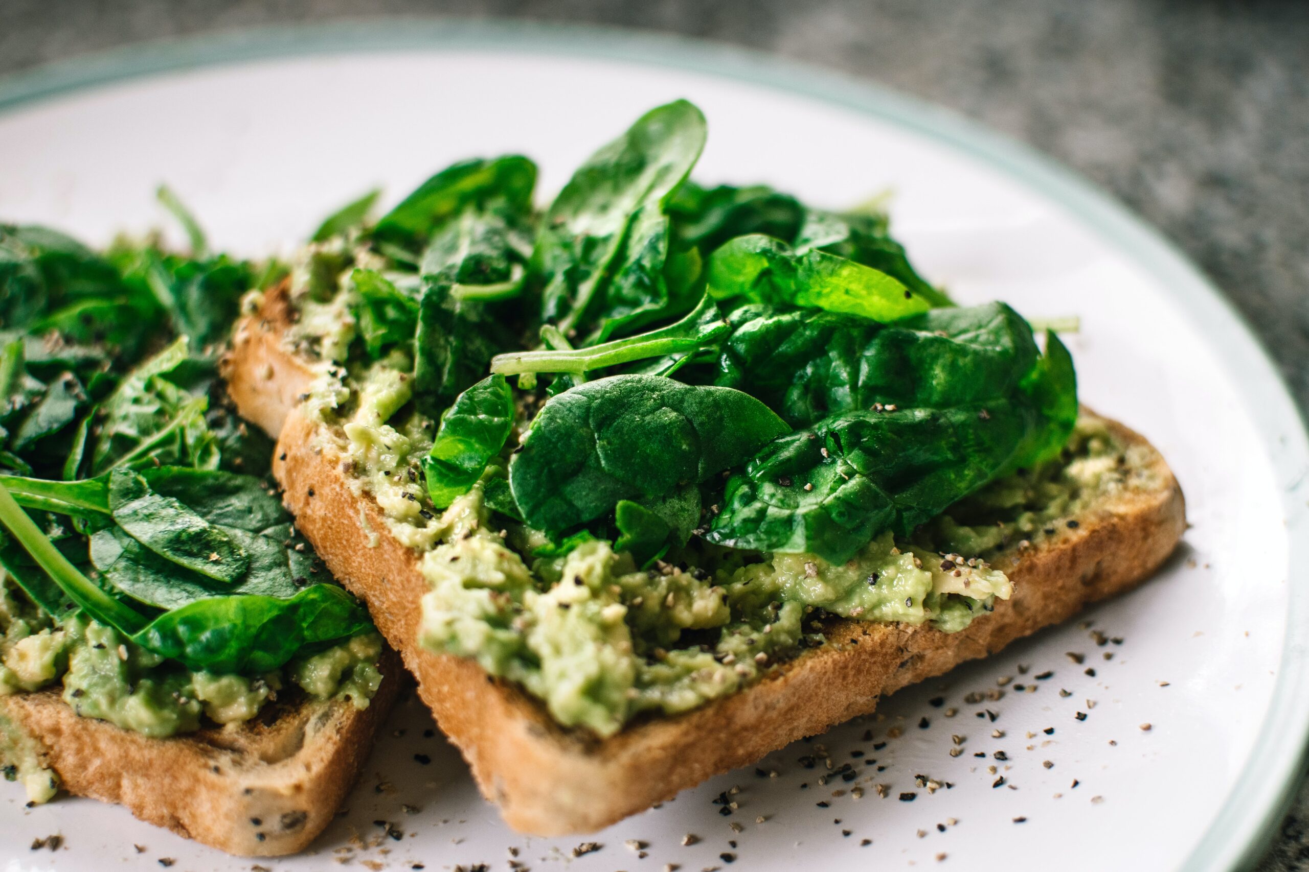 Simple Ways to Incorporate More Spinach and Leafy Greens Into Your Diet