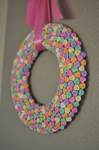 Top Valentine's Day DIY Ideas candy heart wreath momooze.com online magazine for moms
