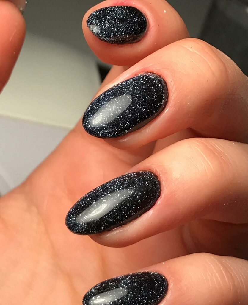 black glitter nails ideas