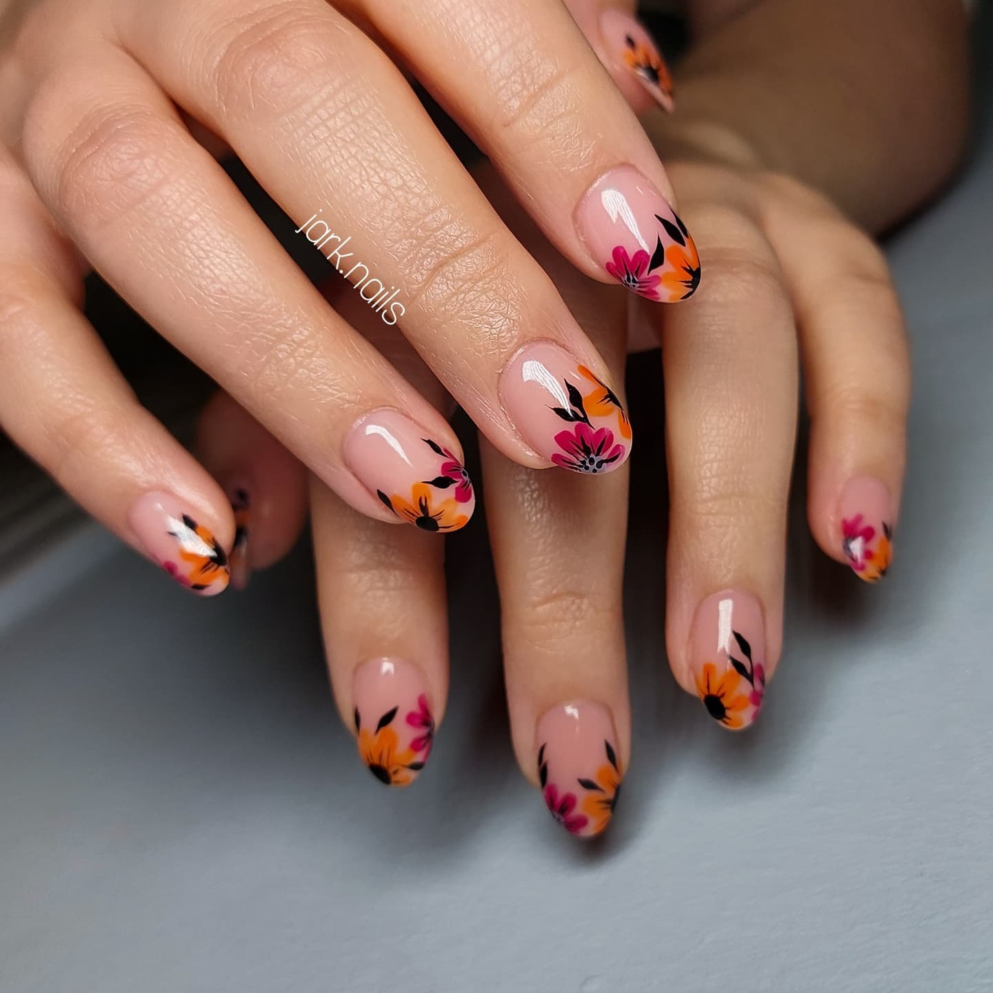 bright summer nails