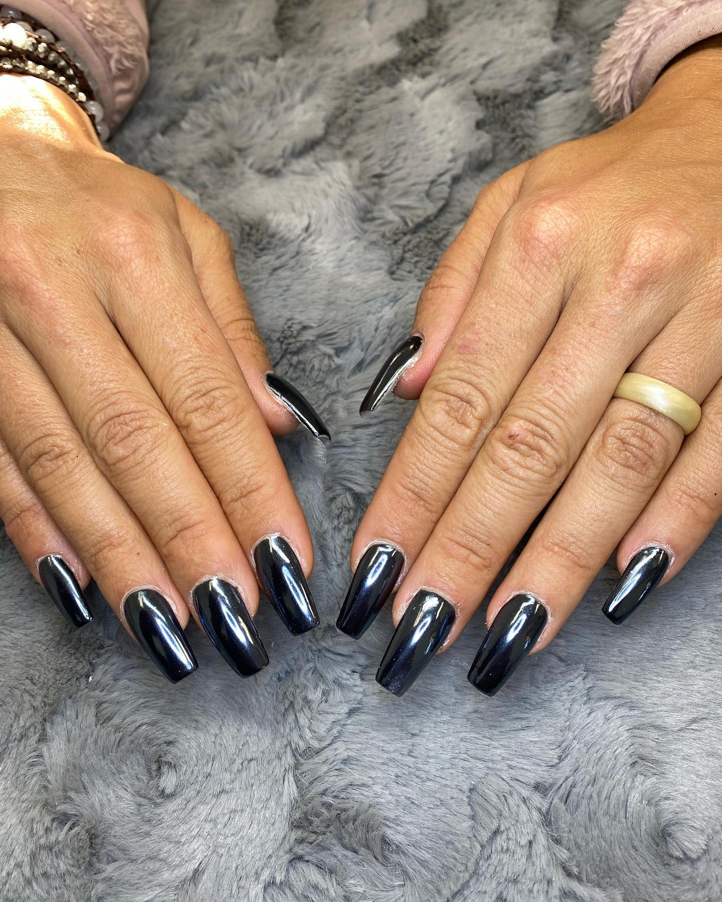 35+ Chrome Black Nails Ideas To Rock This Month