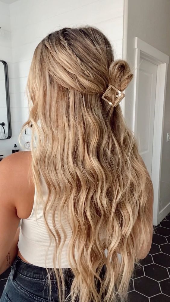 Cute and Easy Claw Clip Hairstyles For Any Hair Length – Perfect Locks
