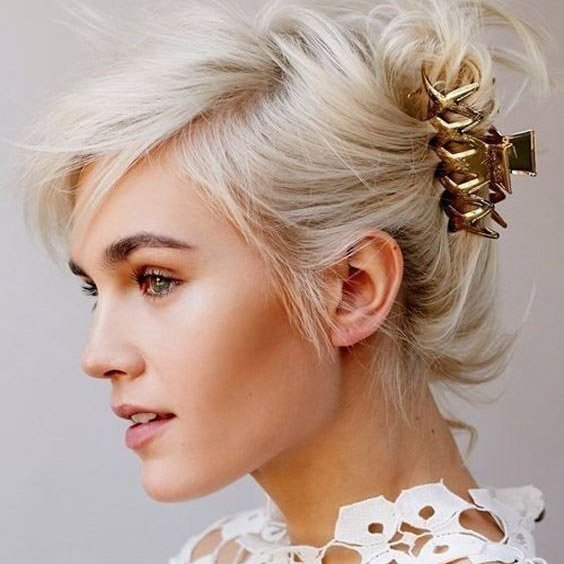 Your hair is your crown 👑 Openhair curls with accessories : #haircurls # hairstyles #hairaccessories #hairacademy #hairtutorials… | Instagram