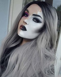 30+ Pretty Ghost Makeup Ideas For Halloween