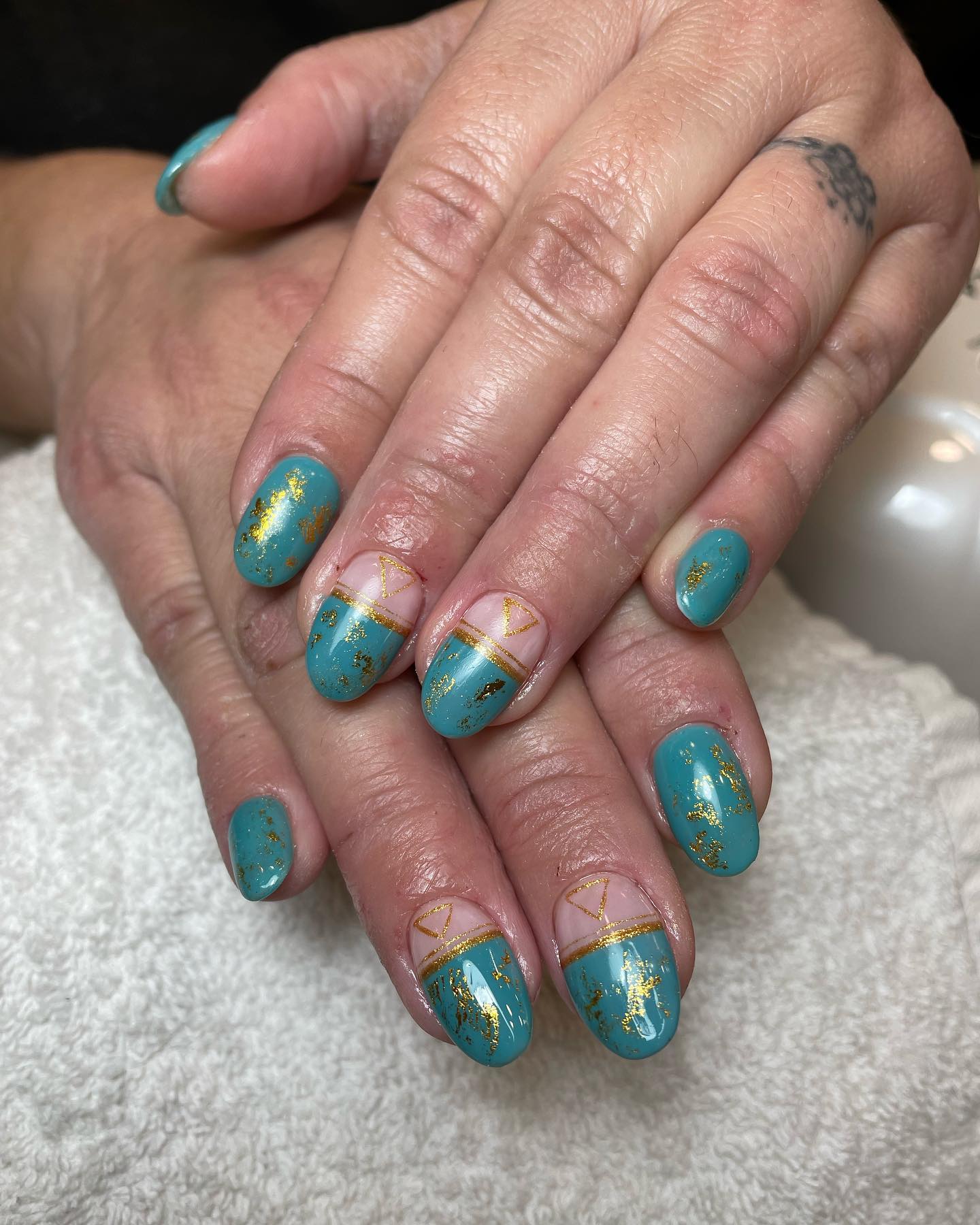 green and gold nails