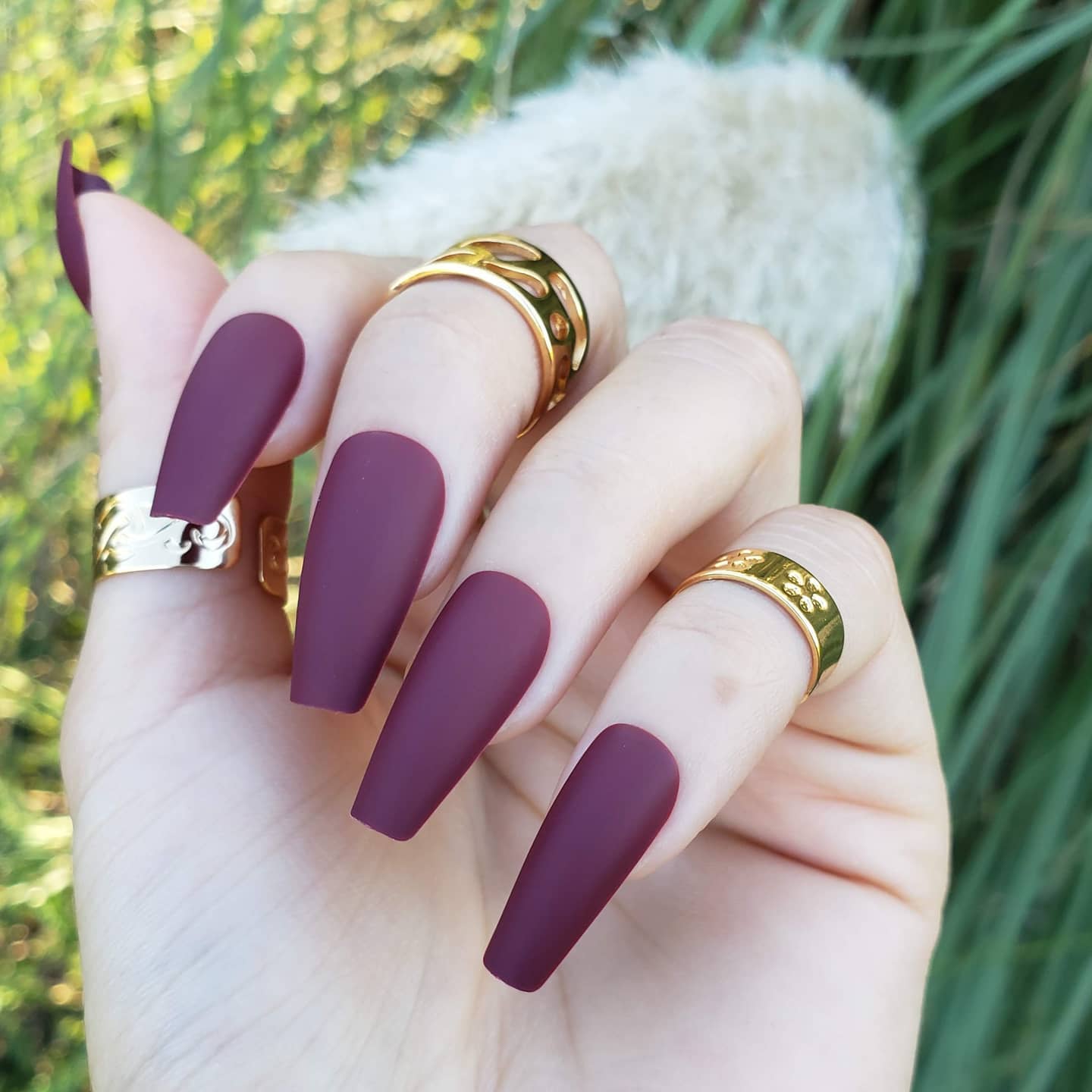 Cute plaid nail designs for autumn 2021 : Tartan Matte Burgundy Nails