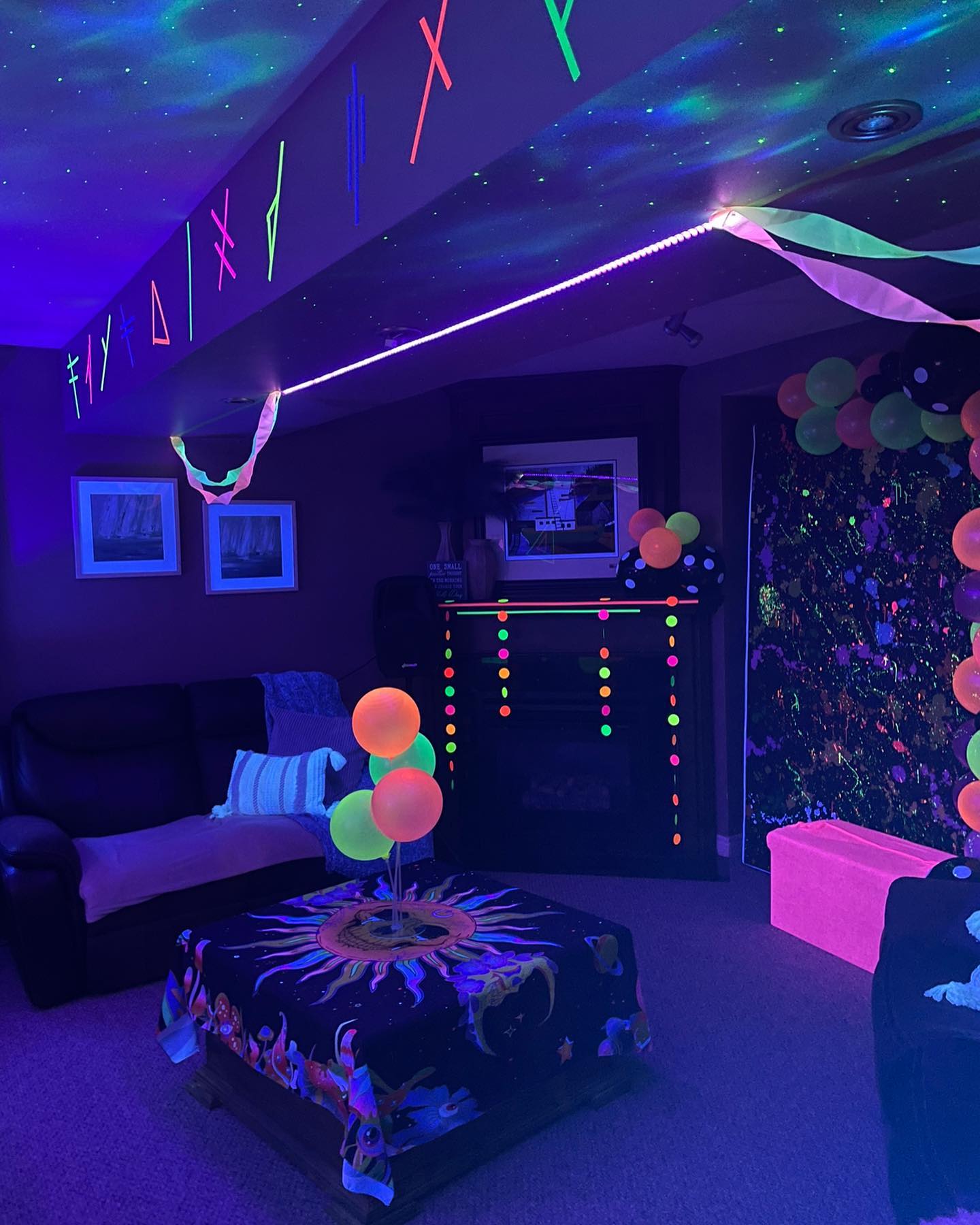 50 Cool Ideas For A Neon Party