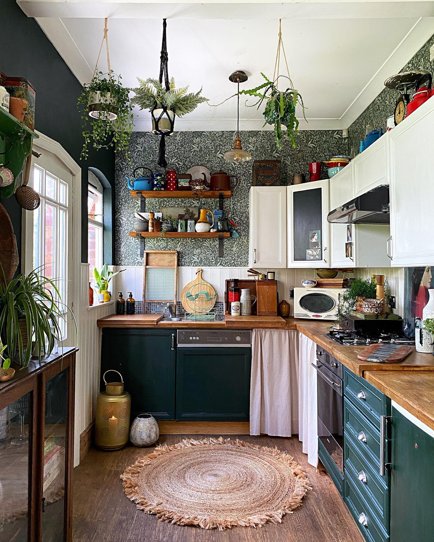 https://www.momooze.com/wp-content/uploads/olive-green-kitchen-cabinets-23.jpg