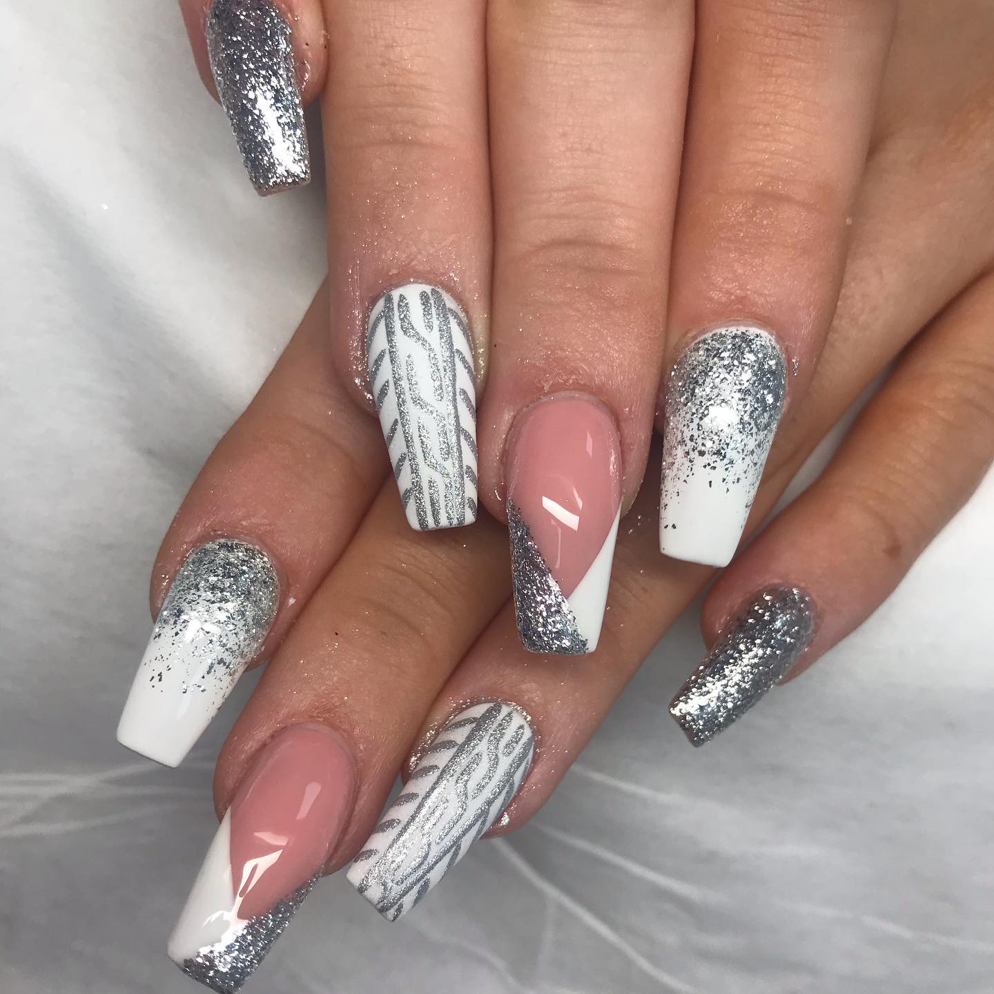 Frost White Blooms Press On Nails with Crystals and 3D White Flowers Luxury  Handmade Nails Fake Nails – OMG NAILS