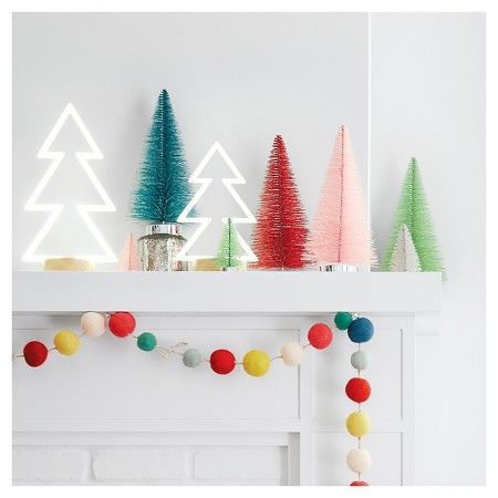 55+ Festive DIY Xmas Garlands Ideas for Fireplaces and Stairs